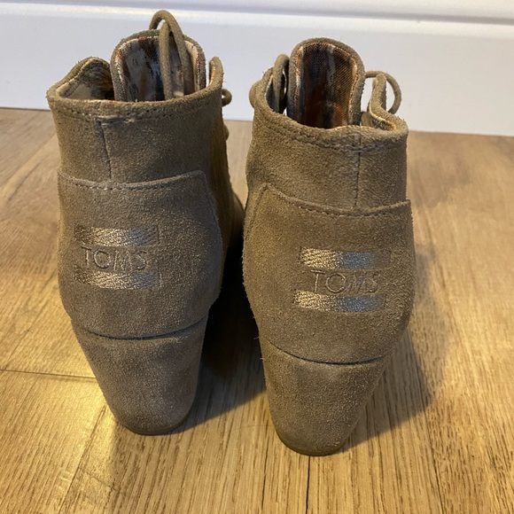 TOMS “Desert Wedge” lace up bootie - Picture 3 of 8
